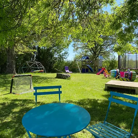 4 Personnes Avec Piscine Casa de Férias Montdoumerc