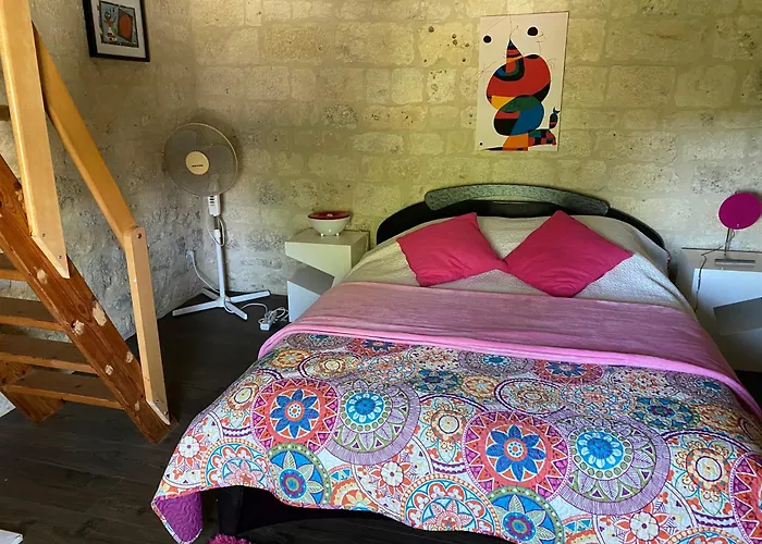 Hébergement de vacances Insolite 4 Personnes Près De Cahors Montdoumerc